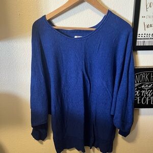 Xhilaration Women's Vibrant Blue Crew Neck Sweater